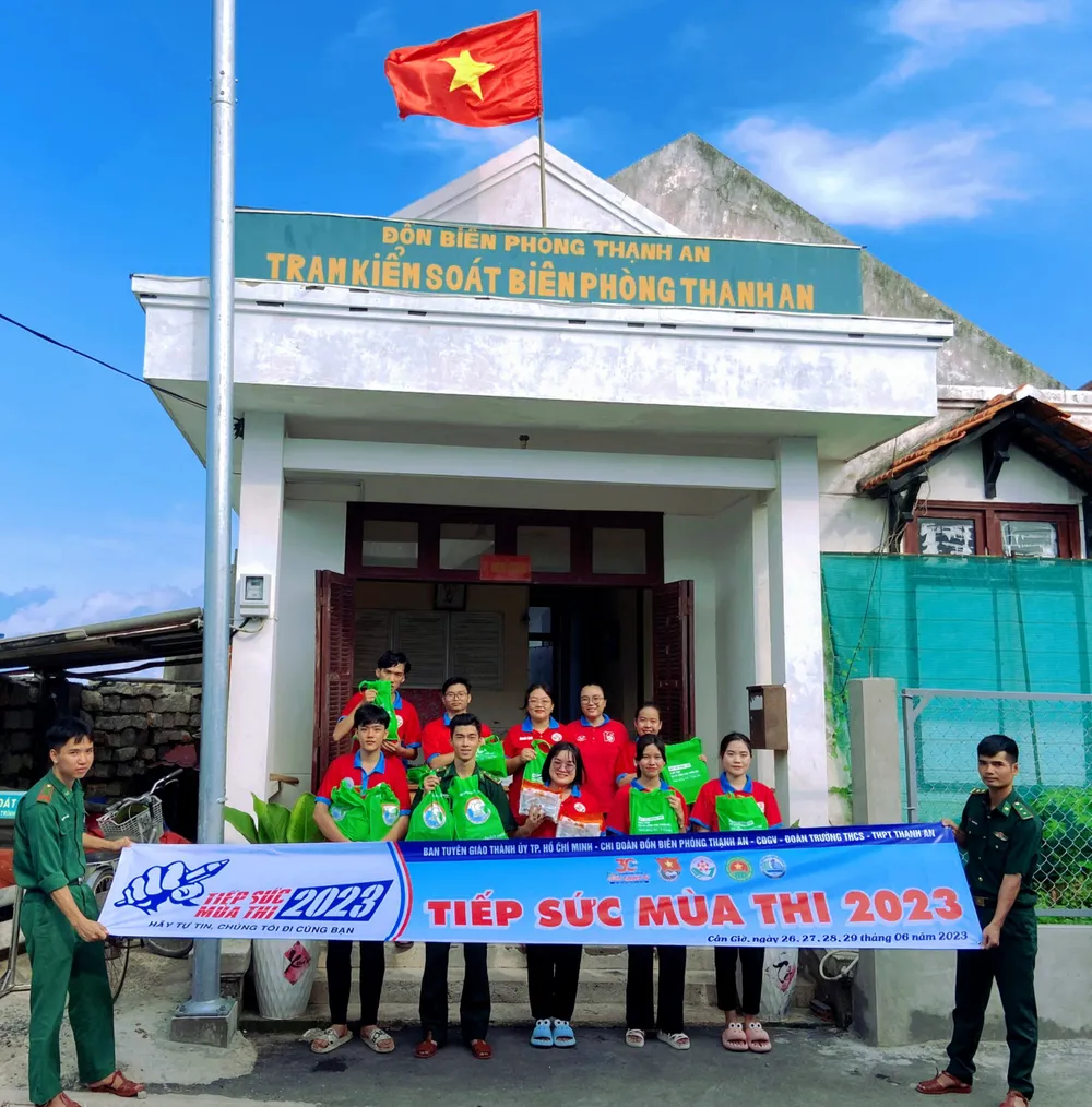 Xã Thạnh An là địa phương duy nhất của TPHCM có điều kiện đi lại khó khăn nên nhận được nhiều quan tâm của chính quyền các cấp