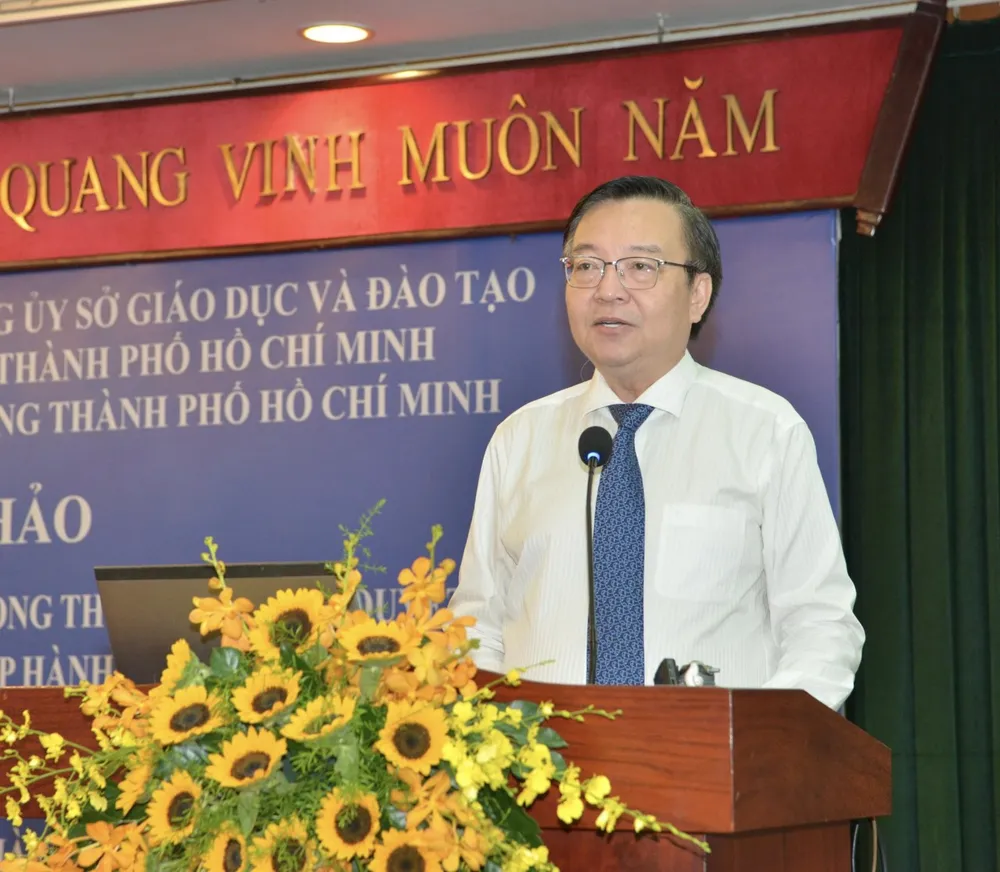 Ông Lê Hồng Sơn, Phó Trưởng ban Thường trực Ban Tuyên giáo Thành ủy TPHCM phát biểu tại hội thảo. Ảnh: CAO THĂNG Ông Lê Hồng Sơn, Phó Trưởng ban Thường trực Ban Tuyên giáo Thành ủy TPHCM phát biểu tại hội thảo. Ảnh: CAO THĂNG