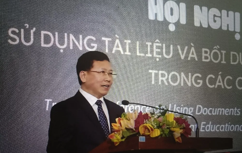 Đại diện Bộ GD-ĐT phát biểu tại buổi tập huấn Đại diện Bộ GD-ĐT phát biểu tại buổi tập huấn