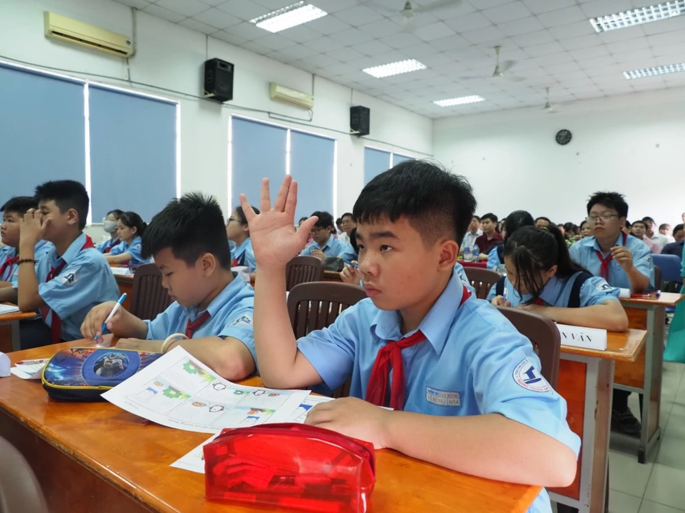Sở GD-ĐT TPHCM yêu cầu các trường phổ thông tích cực sử dụng các phương pháp dạy học mới để mang lại hiệu quả tiếp nhận kiến thức cho học sinh IMG_20240402_133254.jpg