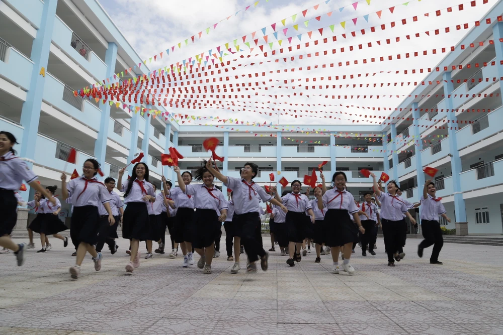 Học sinh Trường THCS Mạc Đĩnh Chi (quận Tân Bình) trong ngày khánh thành trường, cuối tháng 4-2025 _MG_7534.JPG