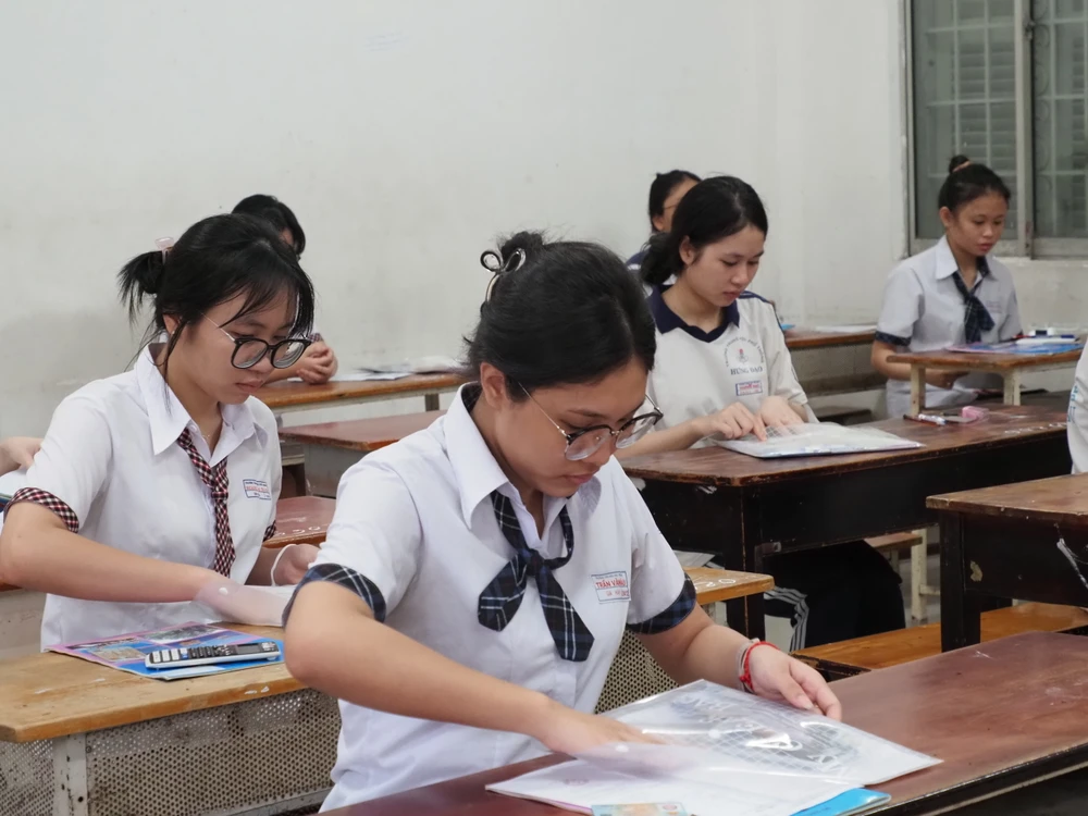 Thí sinh dự thi tốt nghiệp THPT năm 2024 tại TPHCM HUNG6592.JPG