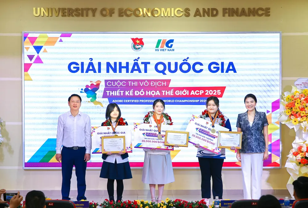 Trao giải cho 3 nhà vô địch năm 2025 Le Tong Ket ACP-24.jpg