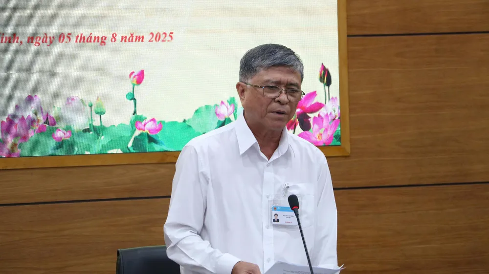 Giám đốc Sở GD-ĐT TPHCM Nguyễn Văn Hiếu phát biểu tại hội nghị z6875437444467_98c286c67b93fb1089e7d1e8050eba9c.jpg