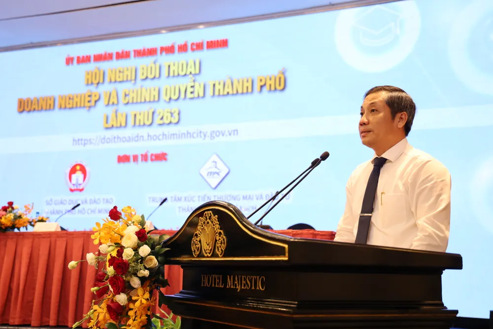 Phó Giám đốc Sở GD-ĐT TPHCM Nguyễn Kế Toại phát biểu tại hội nghị, sáng 15-8 Ông Nguyễn Kế Toại, Phó Giám đốc Sở Giáo dục và Đào tạo Thành phố...JPG