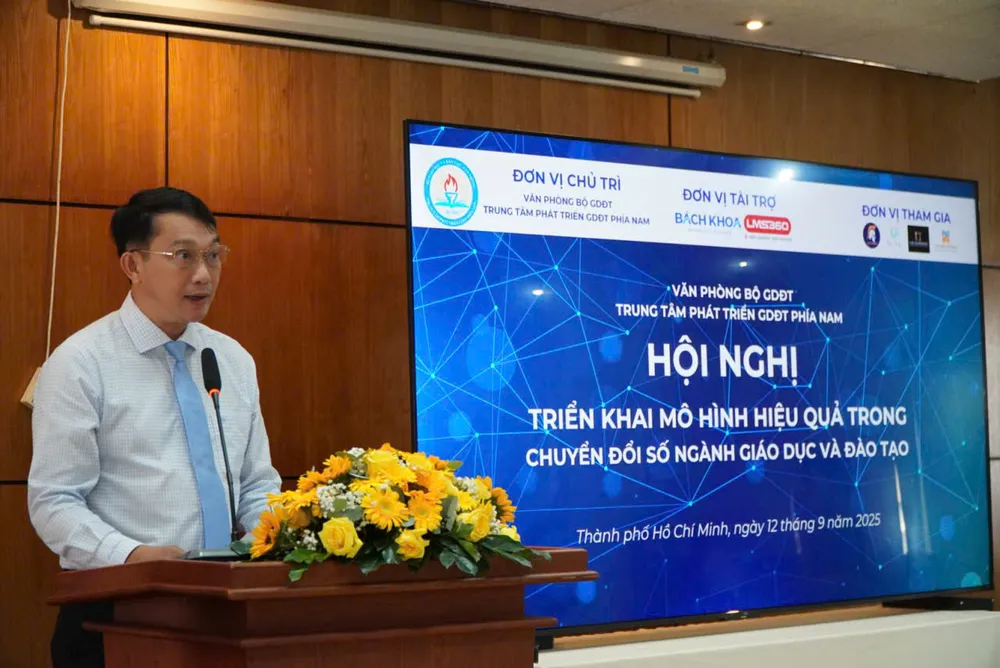 Giám đốc Trung tâm Phát triển giáo dục và đào tạo phía Nam Lê Thắng Lợi phát biểu tại hội nghị z7003631994753_f5ad799cab2780e13acb0f66015f1789.jpg