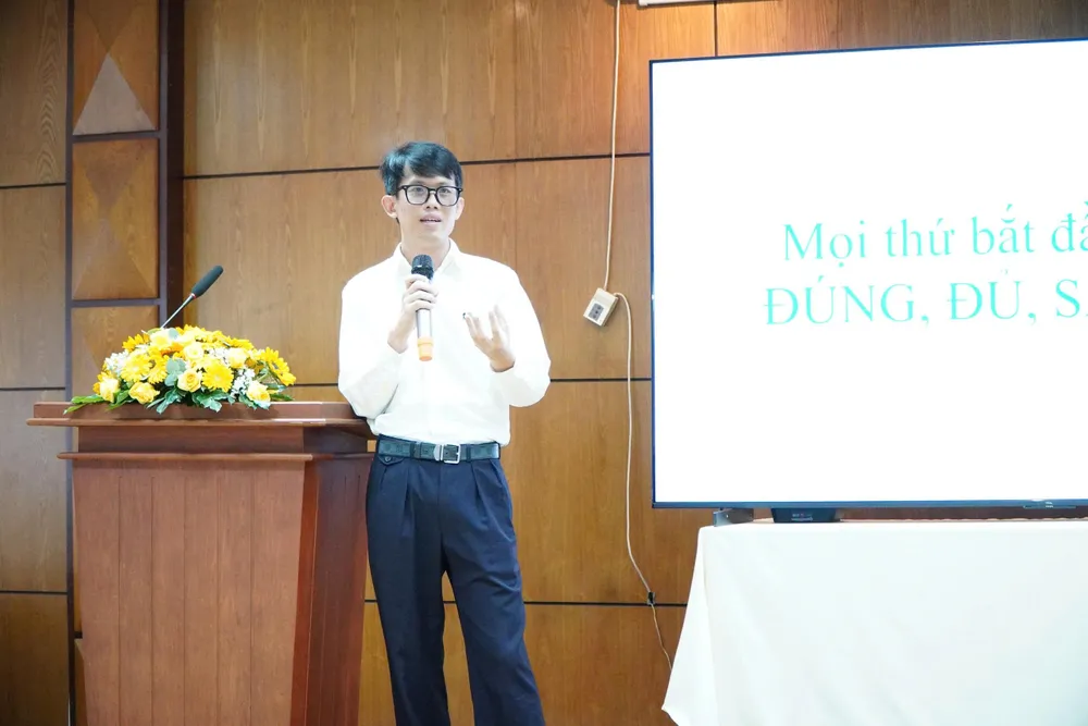 Phó Chánh văn phòng Sở GD-ĐT TPHCM Nguyễn Hà Nguyên cho rằng cần xác định trọng tâm, mũi nhọn chuyển đổi số trong lĩnh vực giáo dục và đào tạo z7003783277836_c725bb214ef05f01c586e7697d030168.jpg
