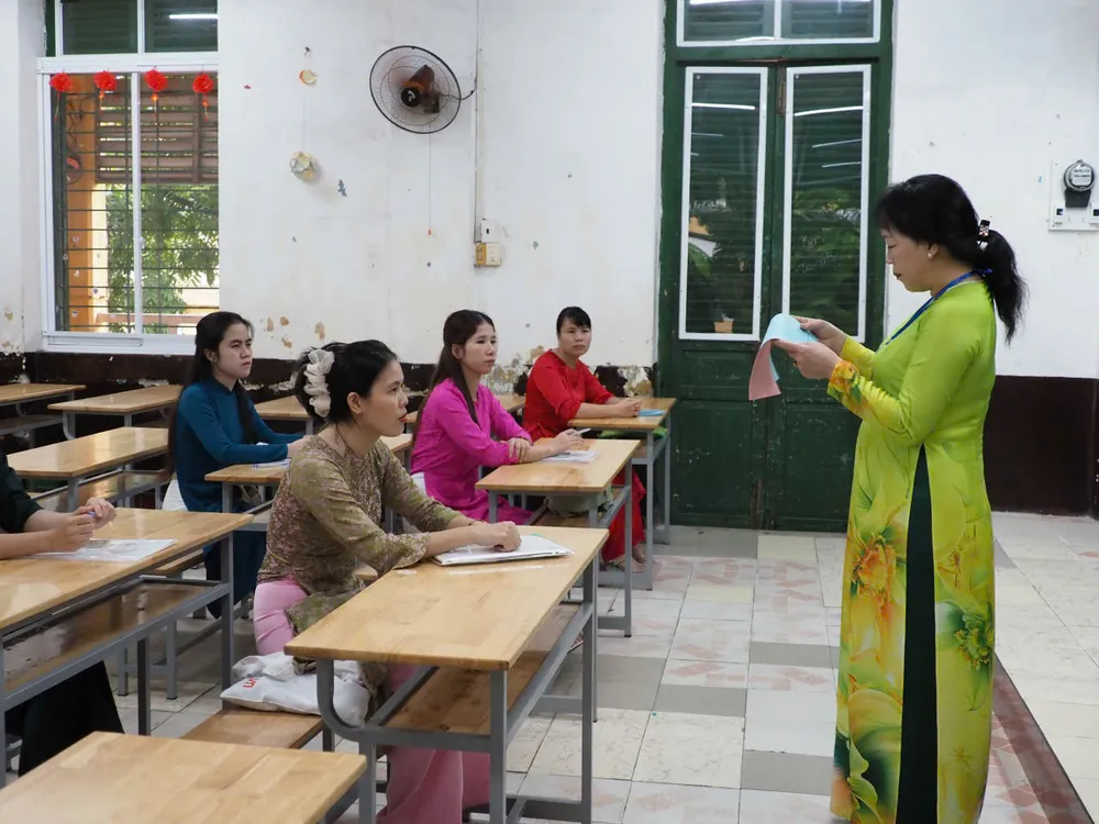 Các thí sinh nghe phổ biến quy định kỳ thi z7054487965759_2e60cb78c646b359f35415e6bf69dc5b.jpg