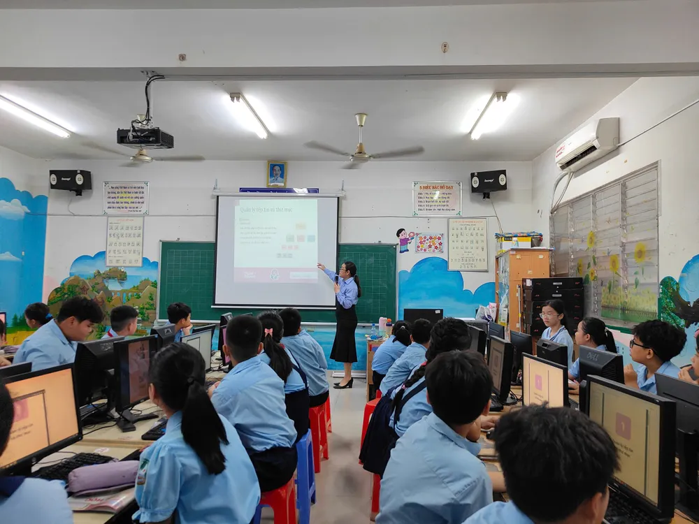 Chương trình ICDL Digital Student mang đến làn gió mới trong việc nâng cao chất lượng giảng dạy tin học tại TPHCM z7080303090201_6fdb1e1c56ce7e1339bbe1fe96c4619d.jpg