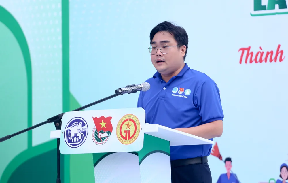 Chủ tịch Hội Liên hiệp Thanh niên Việt Nam TPHCM Ngô Minh Hải phát biểu tại buổi ra quân. Ảnh: THẢO LÊ Chủ tịch Hội Liên hiệp Thanh niên Việt Nam TPHCM Ngô Minh Hải phát biểu tại buổi ra quân. Ảnh: THẢO LÊ