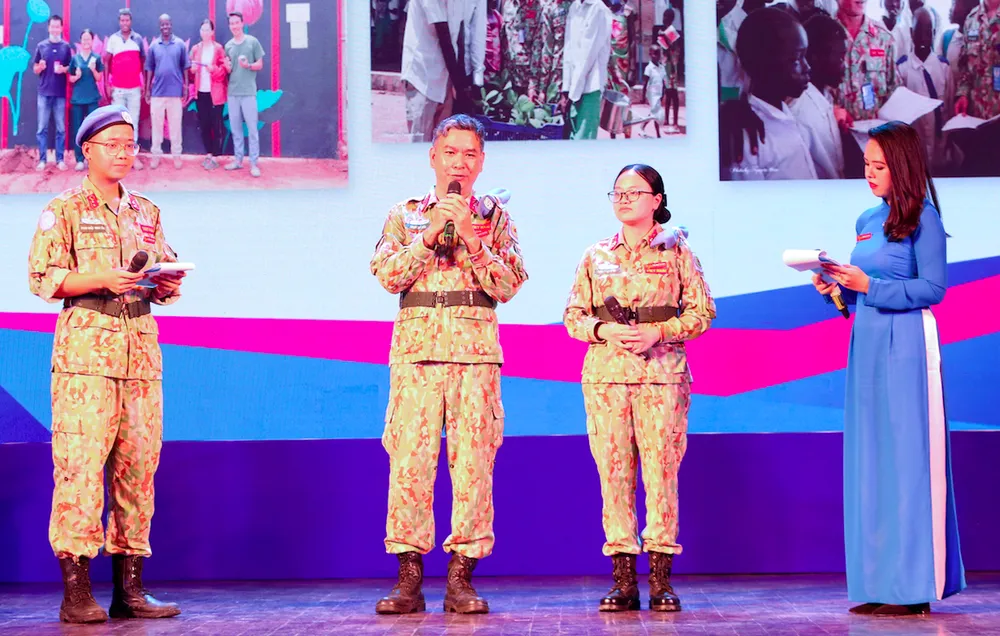 Trung tá Trịnh Mỹ Hòa, Chủ nhiệm Khoa Khám bệnh Bệnh viện Quân y 175, Nguyên Giám đốc Bệnh viện Dã chiến cấp 2, số 3, chia sẻ. Ảnh: THẢO LÊ Trung tá Trịnh Mỹ Hòa, Chủ nhiệm Khoa Khám bệnh Bệnh viện Quân y 175, Nguyên Giám đốc Bệnh viện Dã chiến cấp 2, số 3, chia sẻ. Ảnh: THẢO LÊ