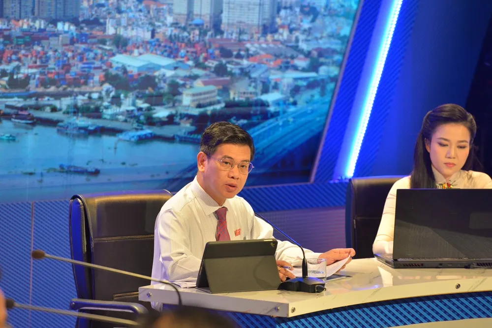 Phó chủ tịch HĐND TPHCM Nguyễn Văn Dũng phát biểu. Ảnh: CAO THĂNG