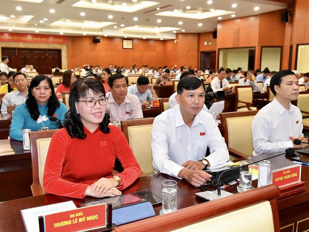 Các đại biểu tham dự kỳ họp. Ảnh: VIỆT DŨNG