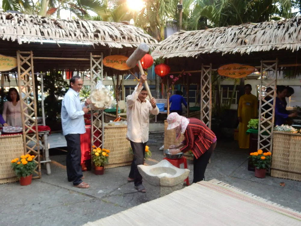 Sắc xuân miệt vườn rộn ràng trẩy hội ảnh 3 Sắc xuân miệt vườn rộn ràng trẩy hội ảnh 3