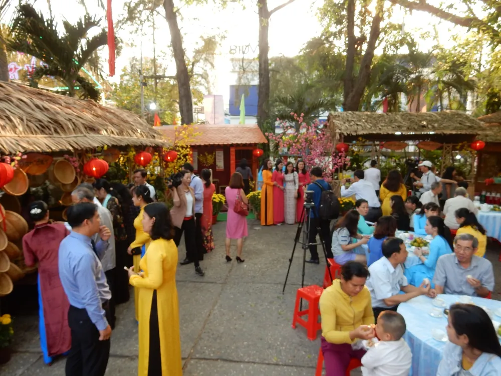 Sắc xuân miệt vườn rộn ràng trẩy hội ảnh 2 Sắc xuân miệt vườn rộn ràng trẩy hội ảnh 2