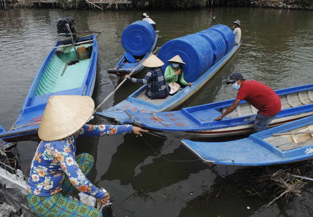 Ấm lòng người dân vùng hạn mặn ảnh 2
