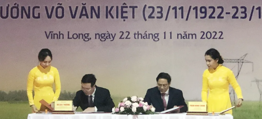 Phát hành đặc biệt bộ tem Kỷ niệm 100 năm Ngày sinh đồng chí Võ Văn Kiệt ảnh 3 Phát hành đặc biệt bộ tem Kỷ niệm 100 năm Ngày sinh đồng chí Võ Văn Kiệt ảnh 3