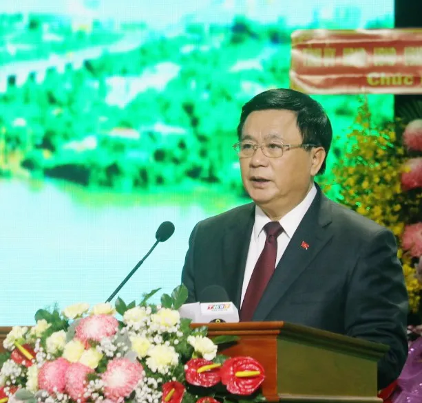 GS-TS Nguyễn Xuân Thắng nhấn mạnh: Hội thảo là hoạt động thiết thực để tưởng nhớ, tri ân cuộc đời cách mạng của đồng chí Huỳnh Tấn Phát GS-TS Nguyễn Xuân Thắng nhấn mạnh: Hội thảo là hoạt động thiết thực để tưởng nhớ, tri ân cuộc đời cách mạng của đồng chí Huỳnh Tấn Phát