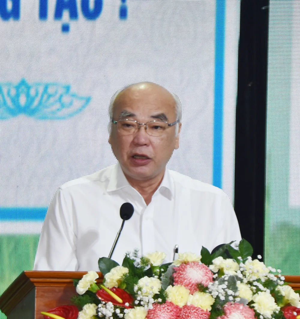 Đồng chí Phan Nguyễn Như Khuê bày tỏ: Cuộc đời hoạt động của đồng chí Huỳnh Tấn Phát là tấm gương sáng cho các thế hệ hôm nay và mai sau noi theo Đồng chí Phan Nguyễn Như Khuê bày tỏ: Cuộc đời hoạt động của đồng chí Huỳnh Tấn Phát là tấm gương sáng cho các thế hệ hôm nay và mai sau noi theo