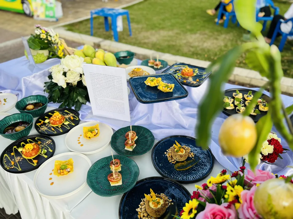 Các món ăn được bày trí bắt mắt