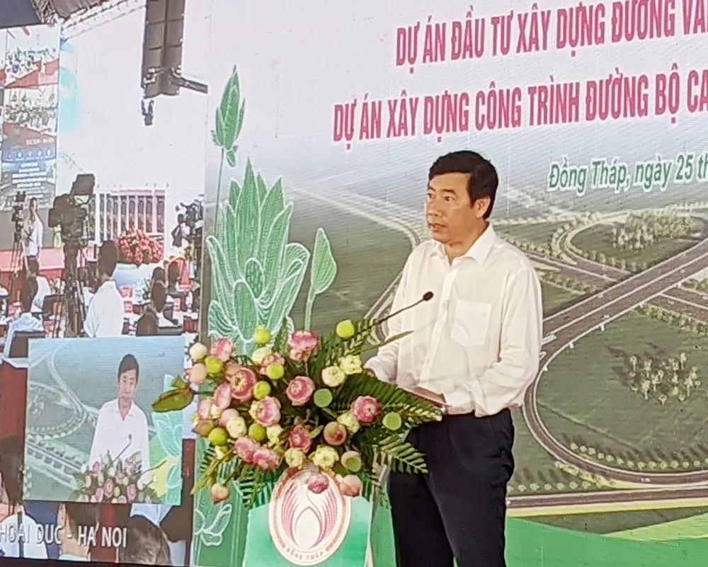 Chủ tịch UBND tỉnh Đồng Tháp Phạm Thiện Nghĩa phát biểu tại buổi lễ