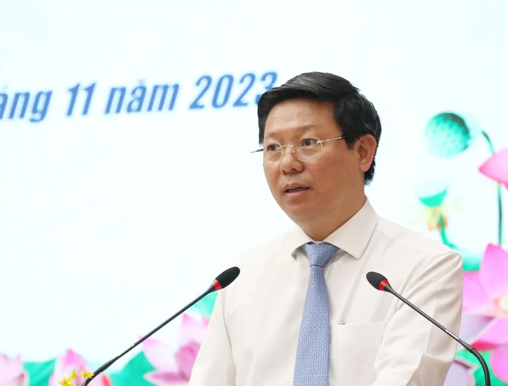 Phó Trưởng Ban Tuyên giáo Trung ương Trần Thanh Lâm phát biểu kết luận hội thảo Phó Trưởng Ban Tuyên giáo Trung ương Trần Thanh Lâm phát biểu kết luận hội thảo