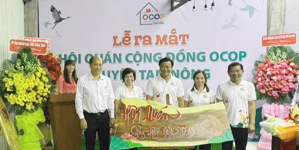 Hội quán Cộng đồng OCOP (Hội quán OCOP) Tam Nông được ra mắt lần đầu tiên tại huyện Tam Nông và của tỉnh. Ảnh: TRỌNG TRUNG