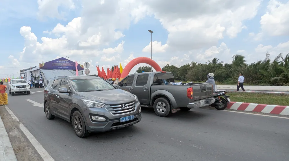 Dự án góp phần rút ngắn quãng đường từ Vĩnh Long đến TPHCM, động lực phát triển kinh tế vùng. Ảnh: TÍN HUY PXL_20250819_044048197.jpg