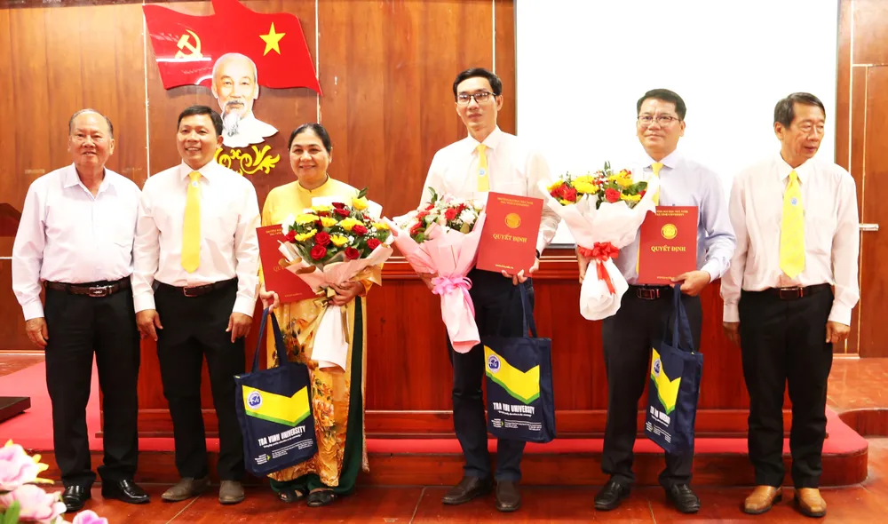 3 Phó Hiệu trưởng Trường Đại học Trà Vinh IMG_3978.JPG