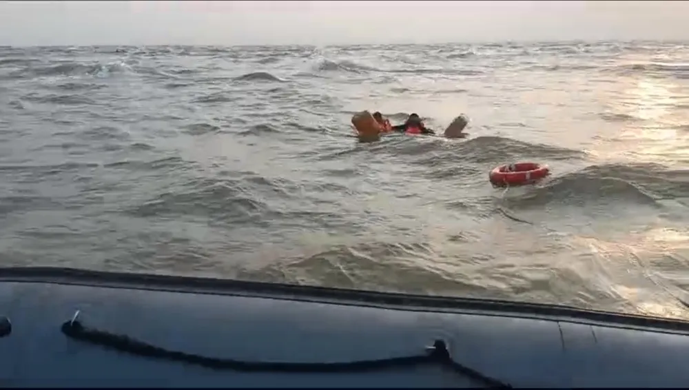 nạn nhân trên biển.jpg