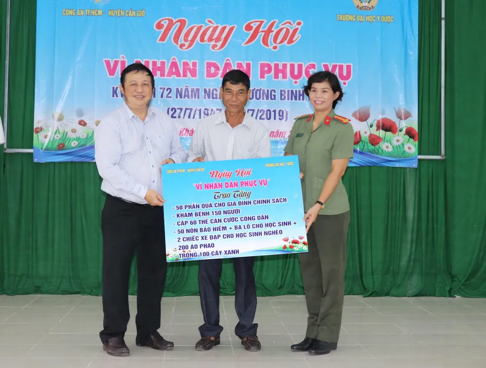 Ngày hội “Vì nhân dân phục vụ” tại huyện Cần Giờ ảnh 6 Ngày hội “Vì nhân dân phục vụ” tại huyện Cần Giờ ảnh 6