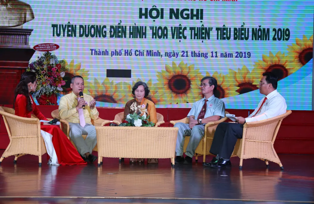 Tuyên dương 73 gương “Hoa việc thiện” năm 2019 ảnh 1 Tuyên dương 73 gương “Hoa việc thiện” năm 2019 ảnh 1