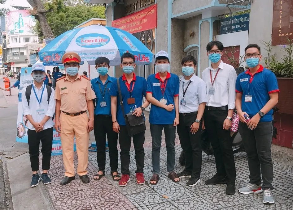 Tuổi trẻ TPHCM ra quân đảm bảo giao thông kỳ thi THPT ảnh 3 Tuổi trẻ TPHCM ra quân đảm bảo giao thông kỳ thi THPT ảnh 3