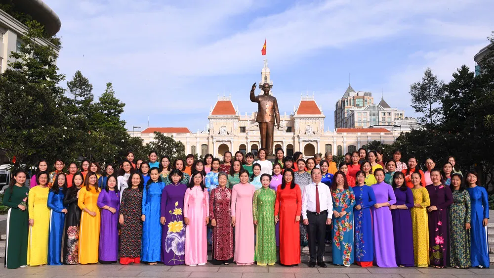 Tạo điều kiện thuận lợi nhất để phụ nữ TPHCM phát triển ảnh 1 Tạo điều kiện thuận lợi nhất để phụ nữ TPHCM phát triển ảnh 1