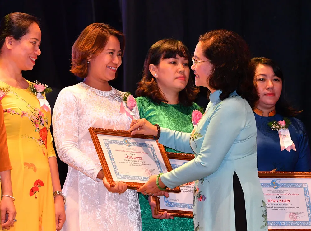 Tạo điều kiện thuận lợi nhất để phụ nữ TPHCM phát triển ảnh 5 Tạo điều kiện thuận lợi nhất để phụ nữ TPHCM phát triển ảnh 5