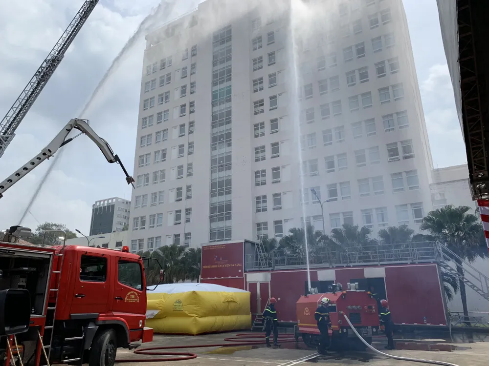 Tập đoàn Hưng Thịnh tặng trang thiết bị PCCC hiện đại cho TPHCM ảnh 3 Tập đoàn Hưng Thịnh tặng trang thiết bị PCCC hiện đại cho TPHCM ảnh 3