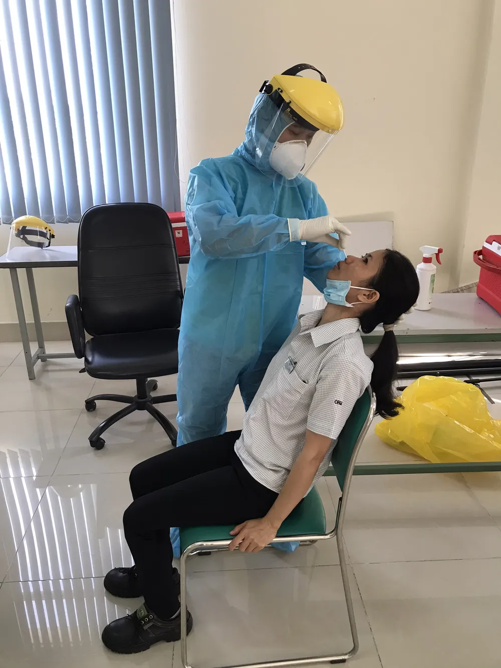 Hơn 16.800 công nhân tại TPHCM được xét nghiệm Covid-19 ảnh 1 Hơn 16.800 công nhân tại TPHCM được xét nghiệm Covid-19 ảnh 1