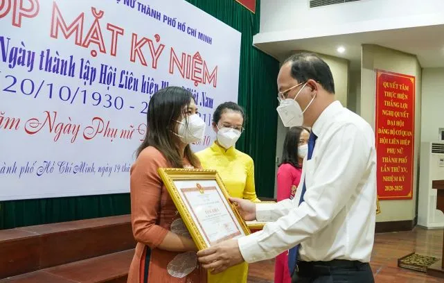 Năng lực, vị thế của phụ nữ ngày càng được khẳng định ảnh 3 Năng lực, vị thế của phụ nữ ngày càng được khẳng định ảnh 3