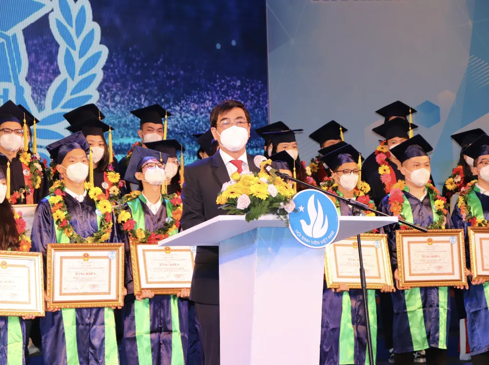 TPHCM vinh danh 79 thủ khoa ảnh 3 TPHCM vinh danh 79 thủ khoa ảnh 3