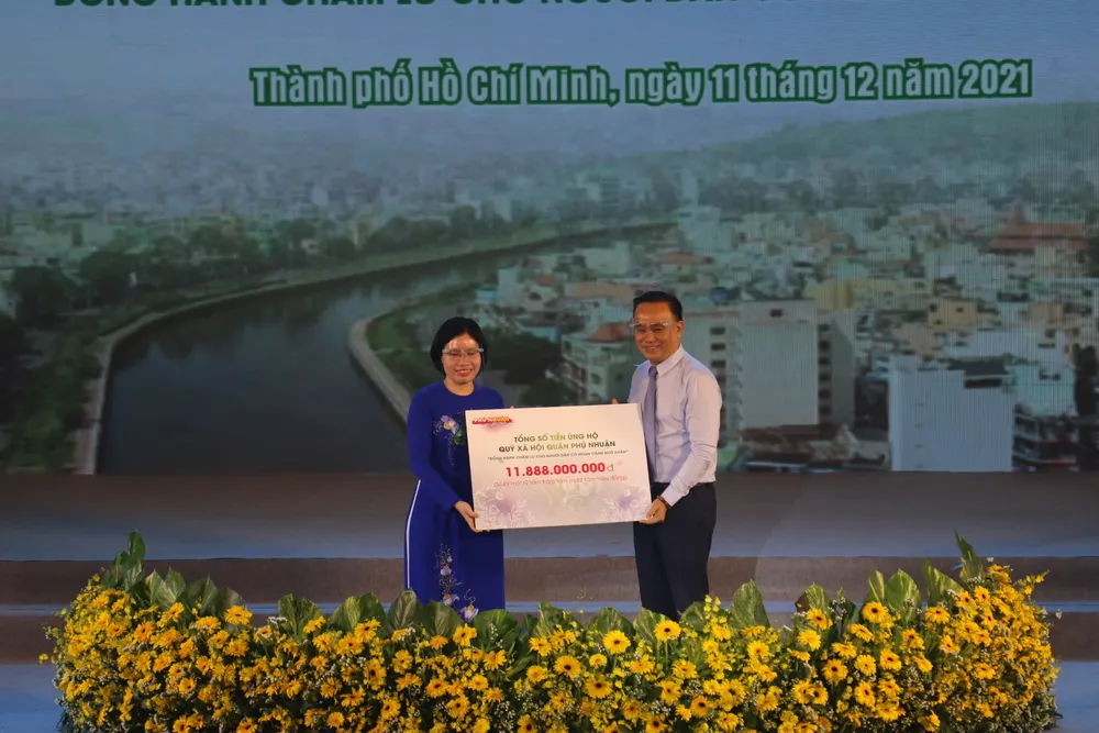 Chương trình nghệ thuật “Phú Nhuận xanh – Phú Nhuận nghĩa tình” gây quỹ chăm lo người nghèo ảnh 4