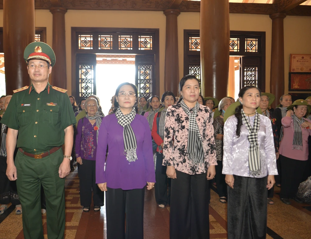 Lãnh đạo TPHCM thăm các Mẹ Việt Nam anh hùng ở huyện Củ Chi ảnh 2 Lãnh đạo TPHCM thăm các Mẹ Việt Nam anh hùng ở huyện Củ Chi ảnh 2