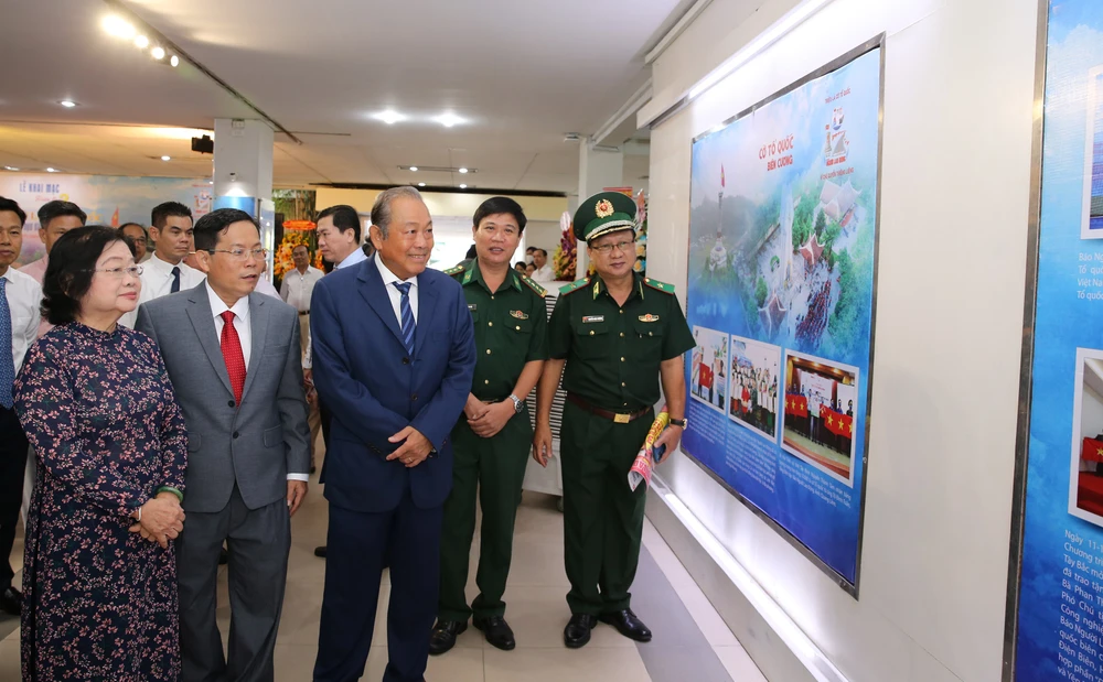 Chương trình “Một triệu lá cờ Tổ quốc cùng ngư dân bám biển” vượt mốc sau 3 năm ảnh 6 Chương trình “Một triệu lá cờ Tổ quốc cùng ngư dân bám biển” vượt mốc sau 3 năm ảnh 6