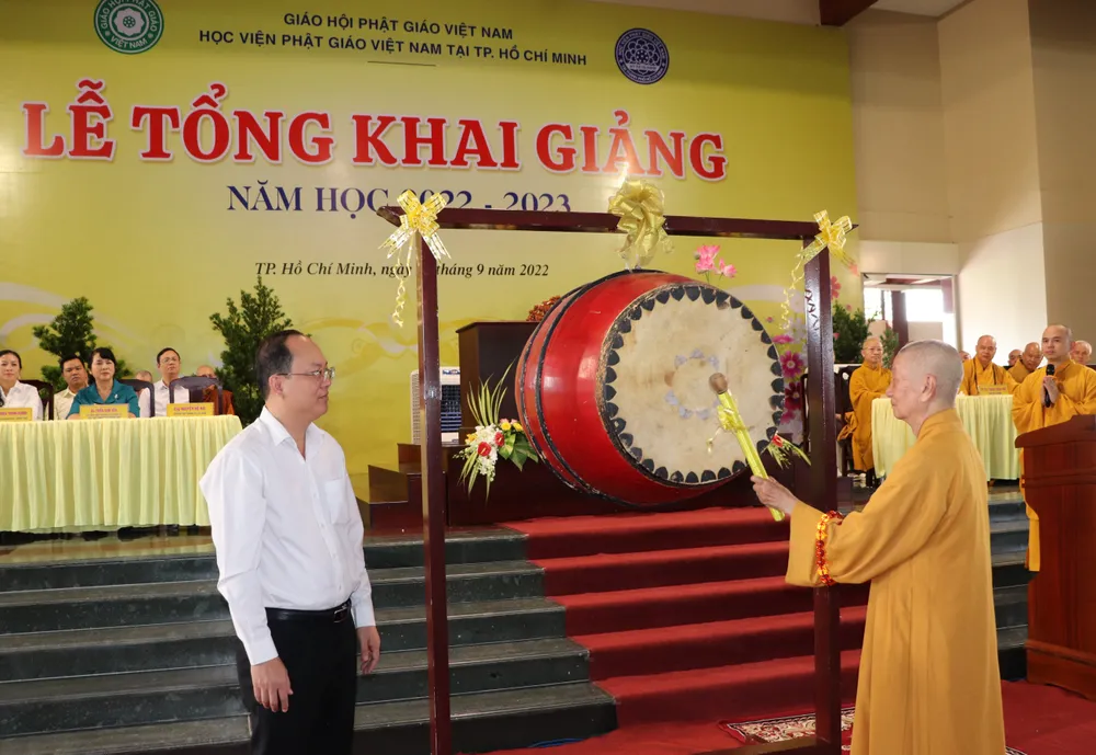 Gần 2.000 tăng, ni sinh dự lễ Tổng khai giảng năm học mới ảnh 2