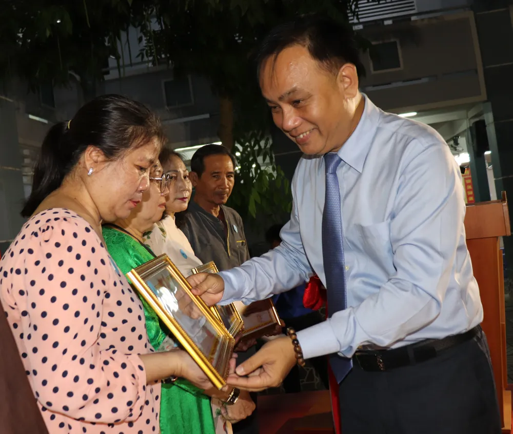 Phát huy truyền thống đoàn kết, sáng tạo trong từng người dân ảnh 2 Phát huy truyền thống đoàn kết, sáng tạo trong từng người dân ảnh 2