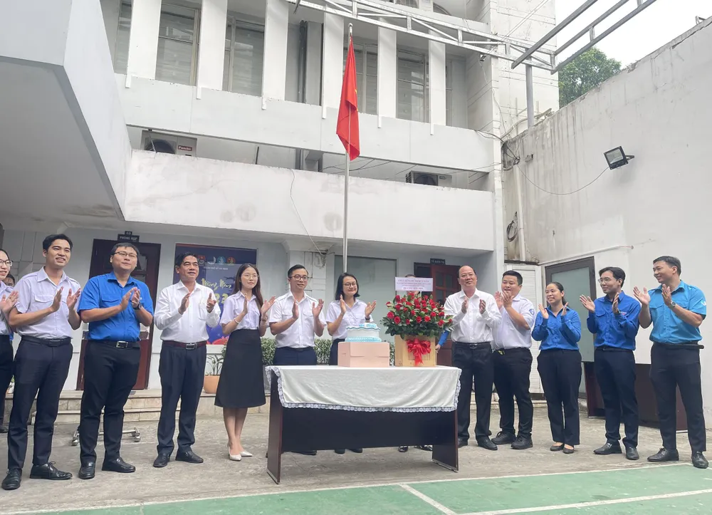 Phó Bí thư Thành ủy TPHCM Nguyễn Hồ Hải tại buổi chúc mừng kỷ niệm ngày thành lập Hội Sinh viên Việt Nam TPHCM Phó Bí thư Thành ủy TPHCM Nguyễn Hồ Hải tại buổi chúc mừng kỷ niệm ngày thành lập Hội Sinh viên Việt Nam TPHCM