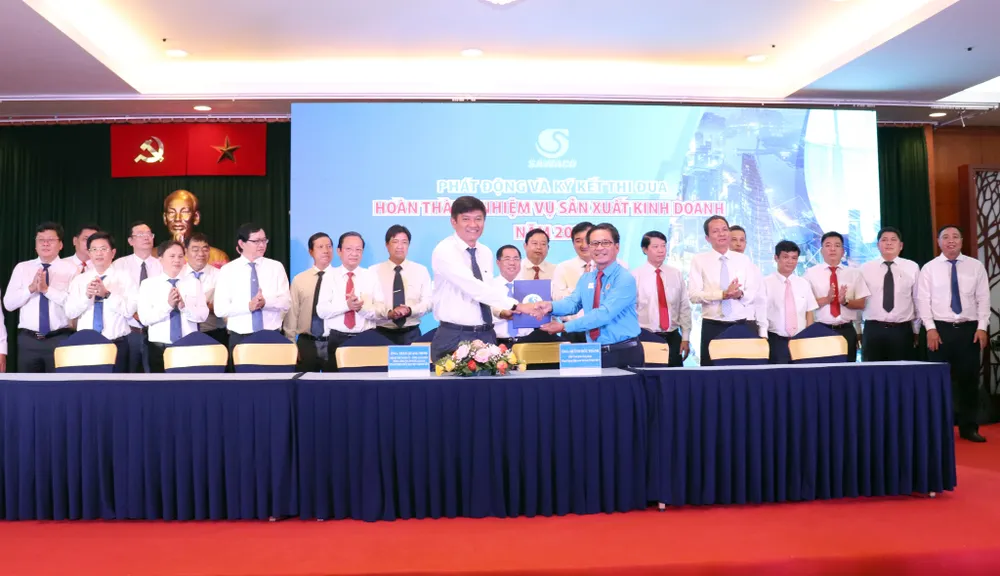 Ký kết thi đua hoàn thành nhiệm vụ sản xuất kinh doanh năm 2023 Ký kết thi đua hoàn thành nhiệm vụ sản xuất kinh doanh năm 2023