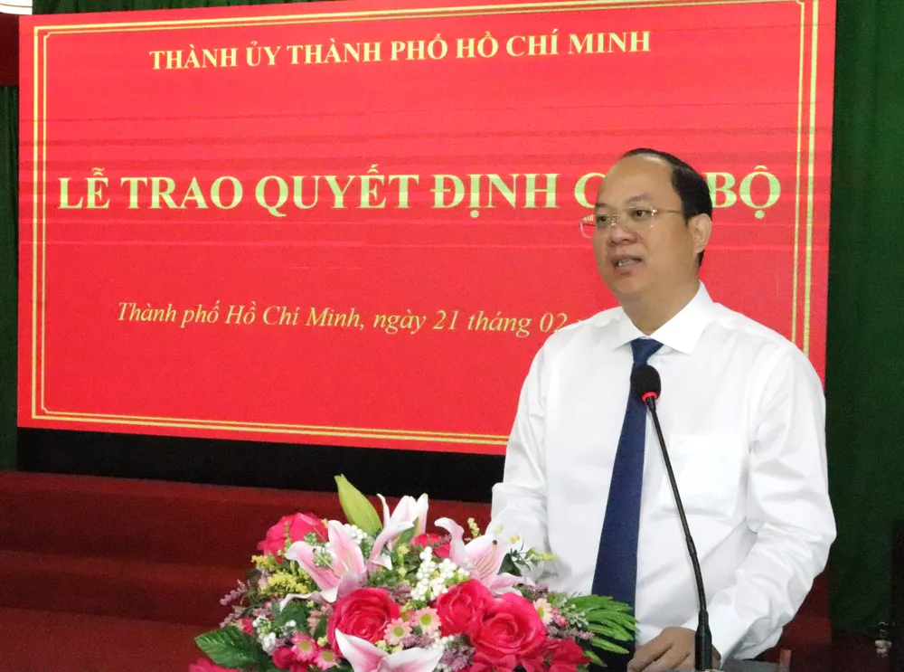 Phó Bí thư Thành ủy TPHCM Nguyễn Hồ Hải phát biểu giao nhiệm vụ đến đồng chí Huỳnh Thị Kim Xuyến