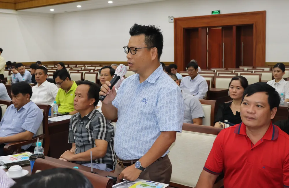 Doanh nghiệp chia sẻ các khó khăn cũng như thuận lợi tại buổi gặp gỡ với lãnh đạo quận Doanh nghiệp chia sẻ các khó khăn cũng như thuận lợi tại buổi gặp gỡ với lãnh đạo quận