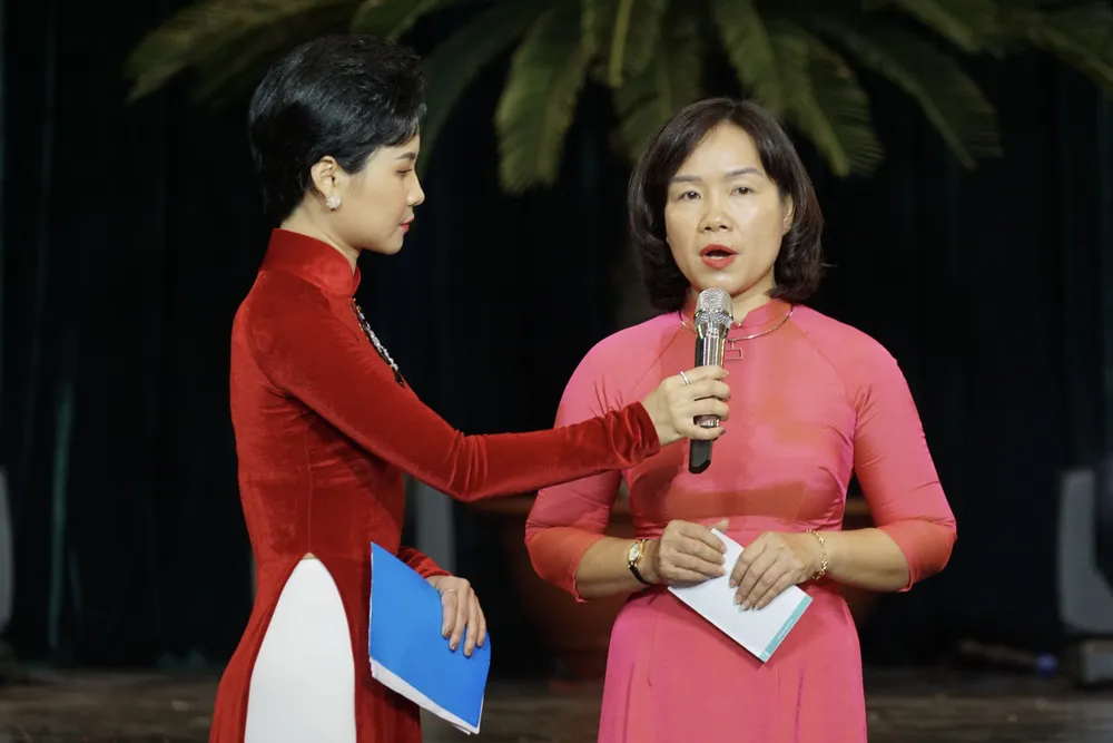 Trưởng Phòng Văn hóa và Thông tin quận 1 Đỗ Thị Ánh Tuyết chia sẻ các giải pháp, mô hình thực hiện không gian văn hóa Hồ Chí Minh tại quận. Ảnh: HOÀNG HÙNG Trưởng Phòng Văn hóa và Thông tin quận 1 Đỗ Thị Ánh Tuyết chia sẻ các giải pháp, mô hình thực hiện không gian văn hóa Hồ Chí Minh tại quận. Ảnh: HOÀNG HÙNG