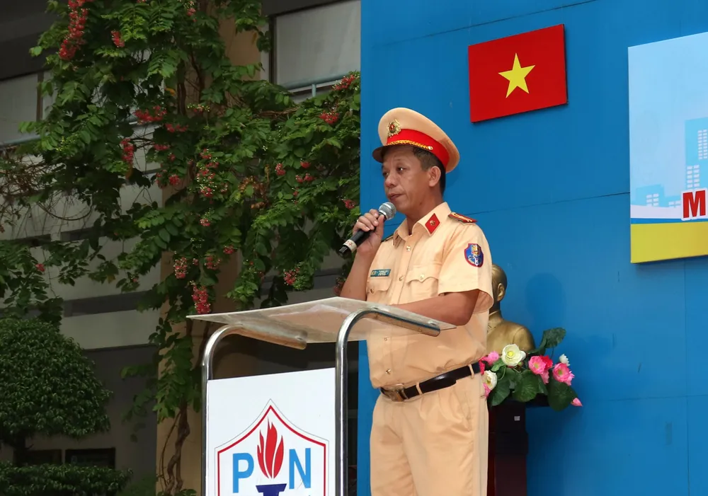 Thiếu tá Võ Ngọc Yên, Trưởng Đội CSGT - trật tự Công an quận Phú Nhuận thông qua nội dung ký kết Thiếu tá Võ Ngọc Yên, Trưởng Đội CSGT - trật tự Công an quận Phú Nhuận thông qua nội dung ký kết